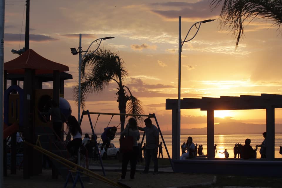 CENTRO DE EVENTOS AO ENTARDECER!! AQUI VOCÊ TEM VIDA O ANO TODO!!